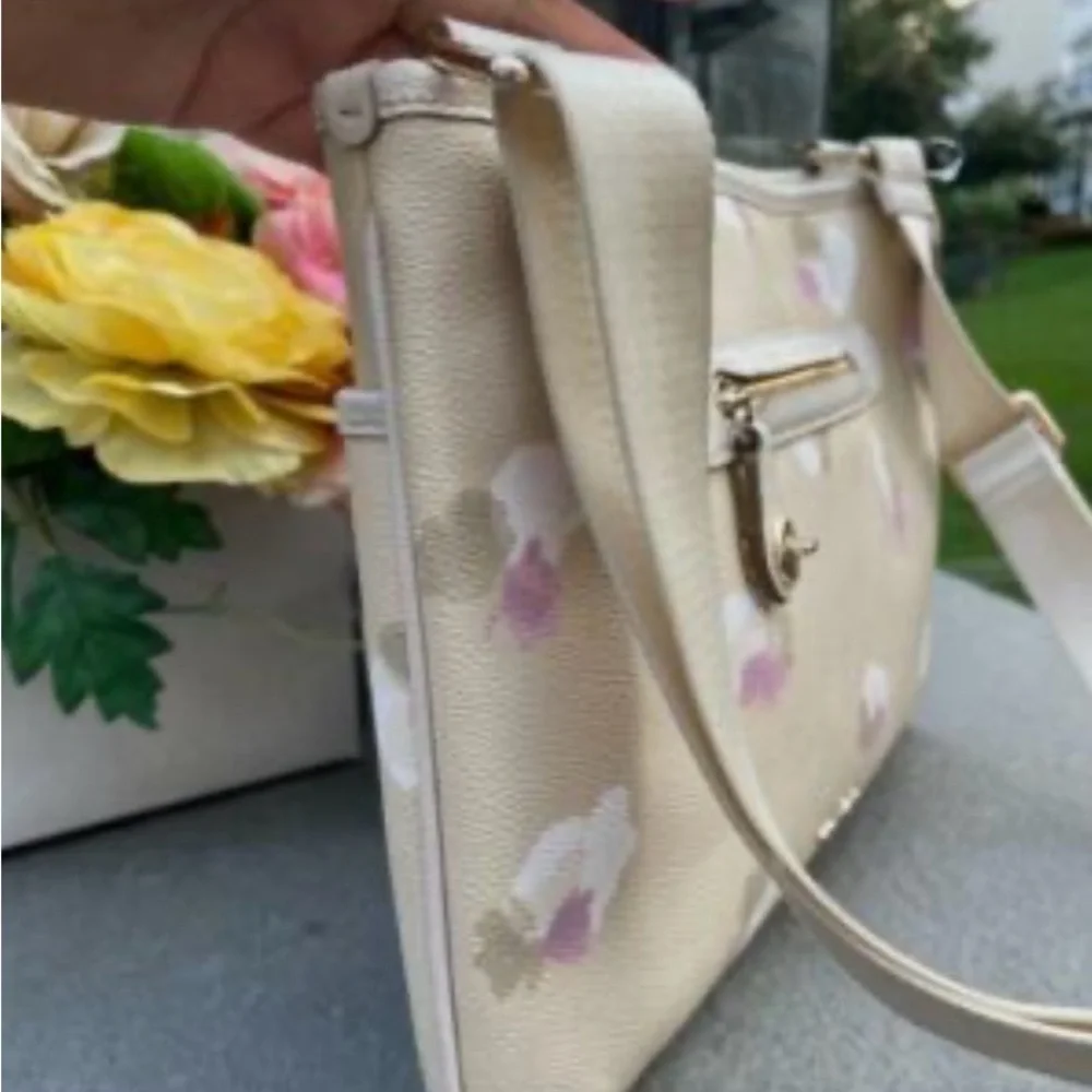 Coach Beachwood Taylor Floral Crossbody Bag - Picture 2 of 13